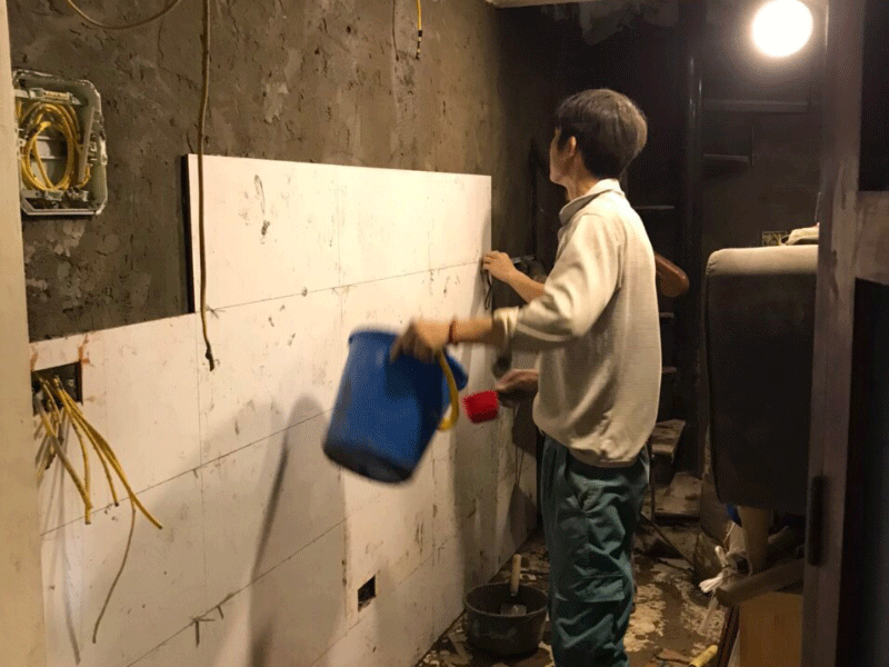 Sửa chữa nhà cũ, ốp lát
