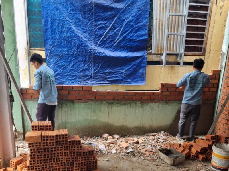 Sửa chữa nhà cũ, ốp lát