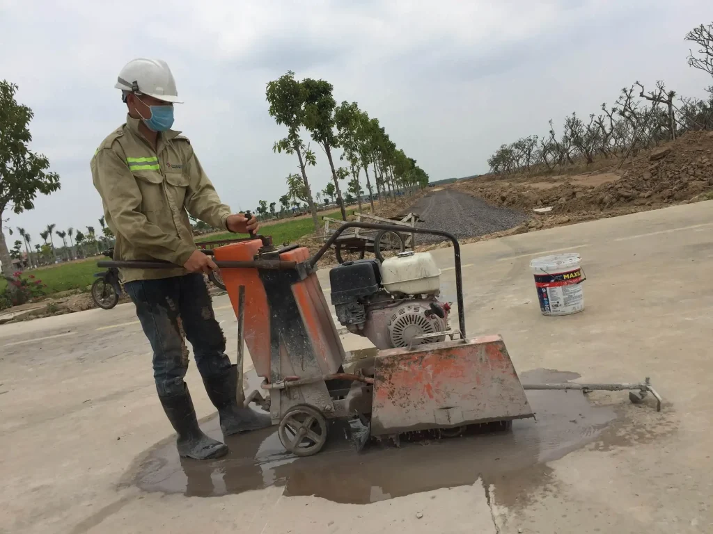 Khoan cắt bê tông tại phường Phúc Lợi 1 33